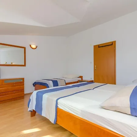 Milivoj Apartmán Seget Vranjica