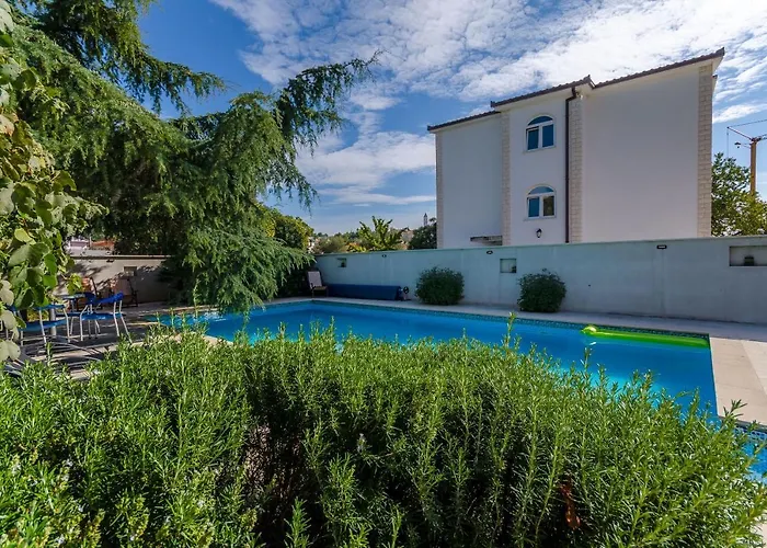 Milivoj Apartman Seget Vranjica