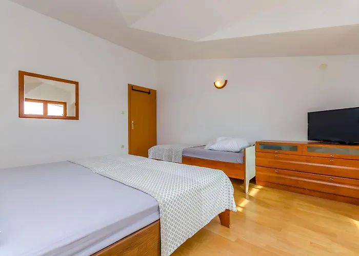 Milivoj Apartman Seget Vranjica