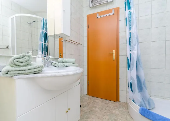 Milivoj Apartman Seget Vranjica